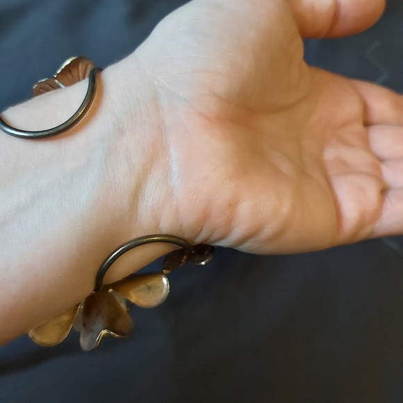 Beautiful Statement Bracelet - Picture 5 of 5